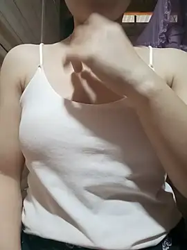 LucyyLy online show from June 24, 2026, 12:42 am