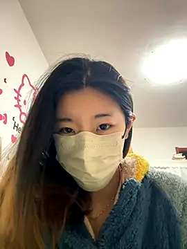 Lulu125216 online show from October 28, 2025, 3:36 pm