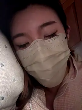 Lulu125216 online show from November 10, 2025, 5:01 pm