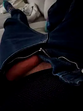 Snapshot of Alberto2840 chatting on December 2, 2025, 1:05 pm Alberto2840 online show from December 2, 2025, 1:05 pm