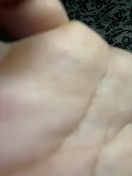 aninha21 online show from November 17, 2025, 10:32 am