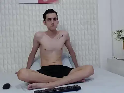 LuigiMarchetti online show from September 27, 2025, 7:41 pm