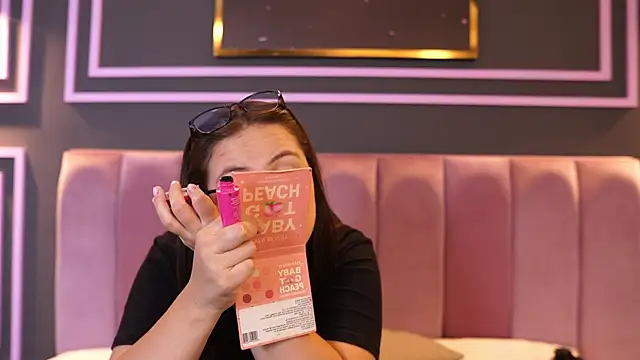 Tayler Kim online show from December 19, 2025, 7:32 pm