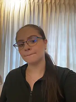 Tayler Kim online show from April 7, 2026, 6:52 pm