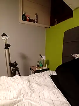 soli25418 online show from December 5, 2025, 5:20 pm