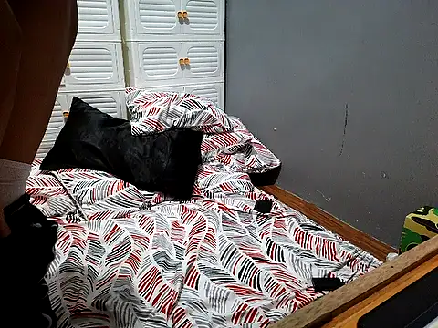 melahjane online show from November 15, 2025, 1:03 am