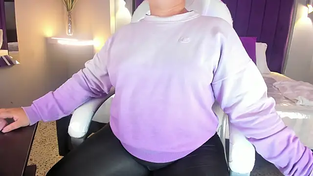 Miss Francheska online show from February 24, 2026, 12:03 pm