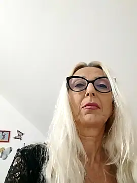 Snapshot of _sexyBLONDE46_ chatting on October 4, 2025, 7:23 pm sexyBLONDE46 online show from October 4, 2025, 7:23 pm
