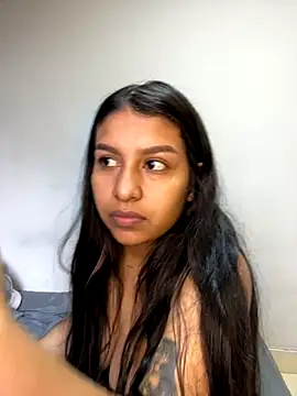  Chloe Smith online show from October 10, 2025, 1:10 pm