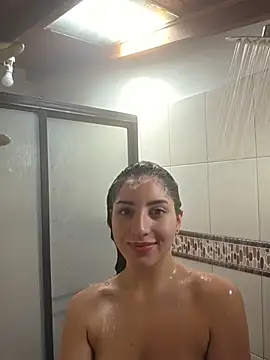 Alicia vellami online show from December 3, 2025, 3:43 pm