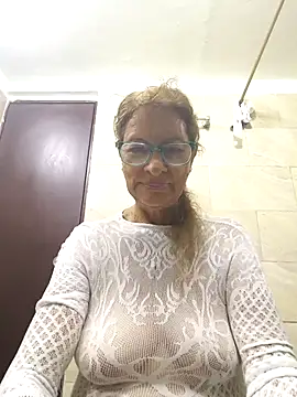 Snapshot of MaryLunne chatting on September 15, 2025, 6:30 pm MaryLunne online show from September 15, 2025, 6:30 pm