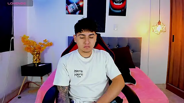 Nicolas James Sc online show from November 25, 2025, 2:28 pm