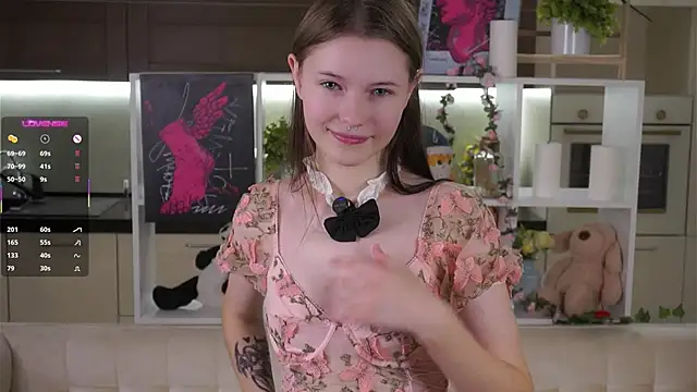 LynHillaire online show from November 8, 2025, 10:04 am