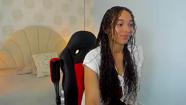 HELEN DAVIS3 online show from October 3, 2025, 12:57 pm