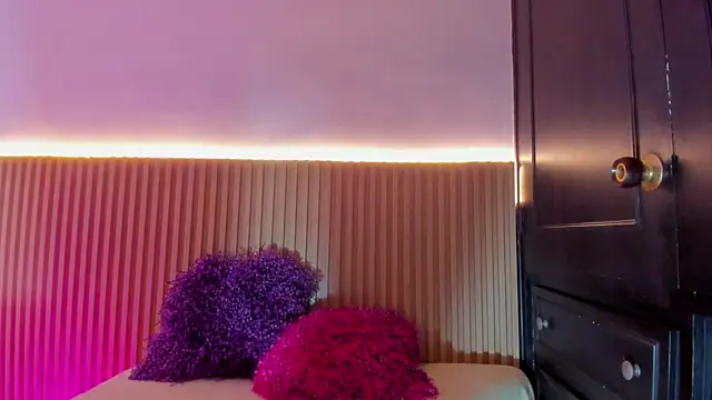 Alana 333 online show from December 17, 2025, 12:00 pm