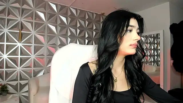 zoerouse  online show from January 14, 2026, 8:25 pm