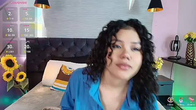 Annie Lii online show from November 10, 2025, 12:37 pm