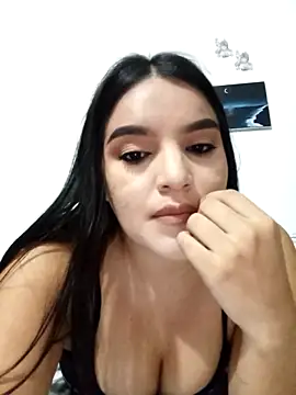 chloe 90 online show from December 3, 2025, 1:24 am