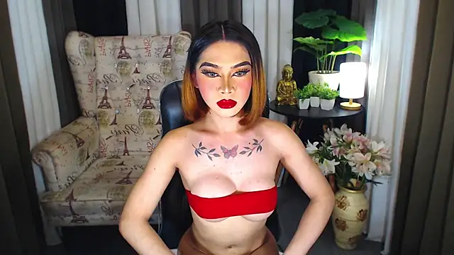 MariaLucyJasminx online show from October 24, 2025, 8:05 pm