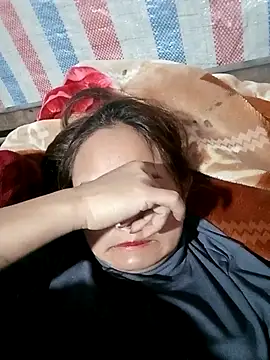 xinhxinhcute online show from January 17, 2026, 12:37 am