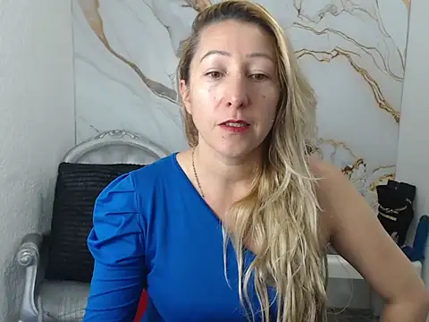 swetchrystal online show from September 21, 2025, 1:02 pm