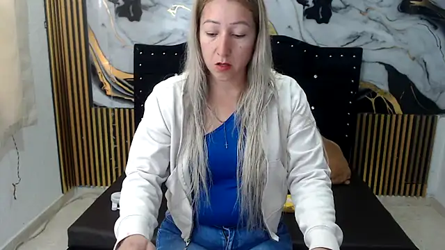 swetchrystal online show from October 14, 2025, 4:08 pm