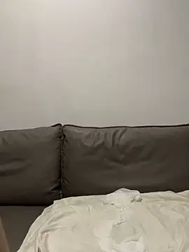 ruyi-13 online show from September 11, 2025, 5:40 am