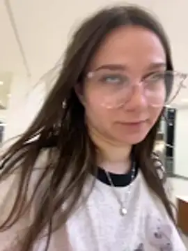 MiniVi online show from November 26, 2025, 3:40 am