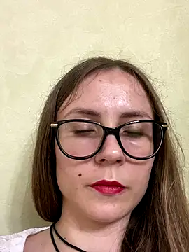 Snapshot of SophieDesire chatting on September 18, 2025, 8:49 am SophieDesire online show from September 18, 2025, 8:49 am