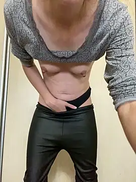 Snapshot of SophieDesire chatting on October 20, 2025, 10:59 am SophieDesire online show from October 20, 2025, 10:59 am