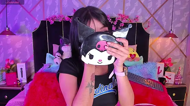 Snapshot of LindaWz_ chatting on February 18, 2026, 5:14 am LindaWz online show from February 18, 2026, 5:14 am