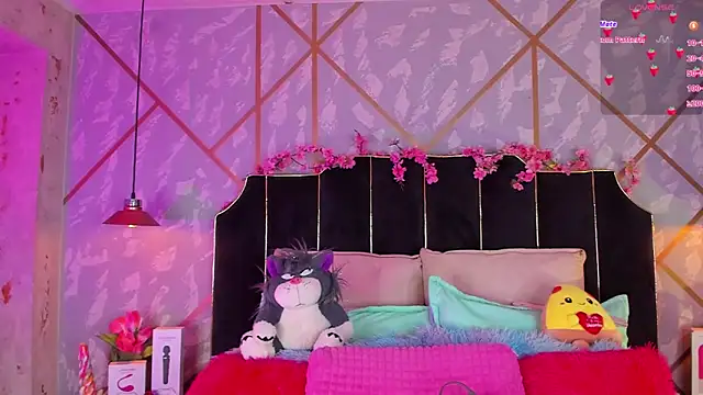 Snapshot of LindaWz_ chatting on February 24, 2026, 4:43 am LindaWz online show from February 24, 2026, 4:43 am