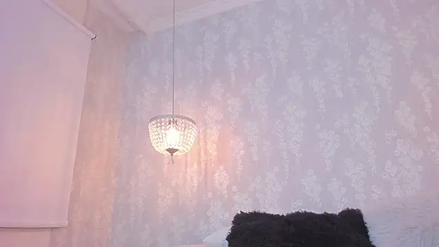 jazlin angels online show from November 24, 2025, 7:19 am