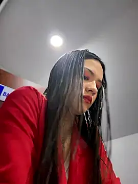 CHARLOTTE  05 online show from January 16, 2026, 12:09 pm