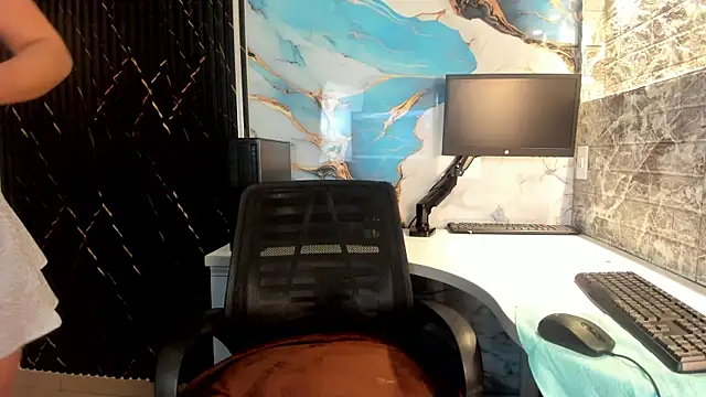 Zairaa Fox online show from December 2, 2025, 7:31 pm