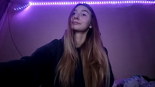 Nymera flare online show from November 18, 2025, 6:29 am