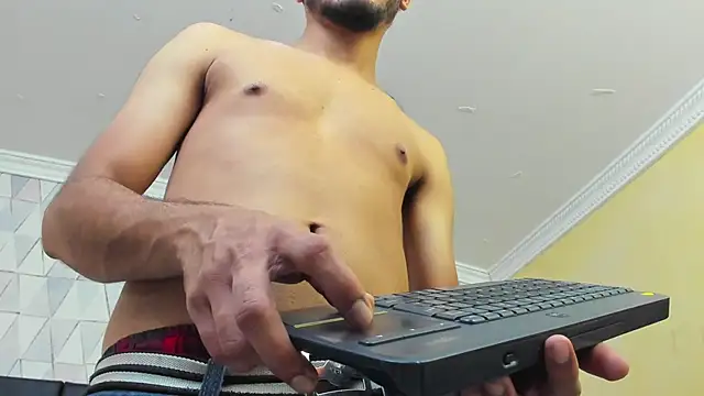 Boss Domiinator online show from February 1, 2026, 12:26 pm