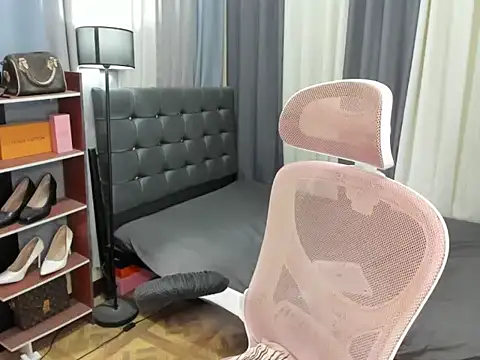 Seductive Margaux online show from March 6, 2026, 5:59 am