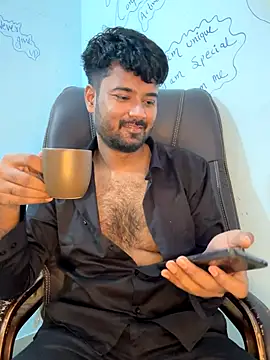 Snapshot of MeekBatgirl chatting on October 5, 2025, 7:28 am MeekBatgirl online show from October 5, 2025, 7:28 am