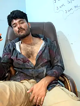 Snapshot of MeekBatgirl chatting on October 13, 2025, 5:02 pm MeekBatgirl online show from October 13, 2025, 5:02 pm