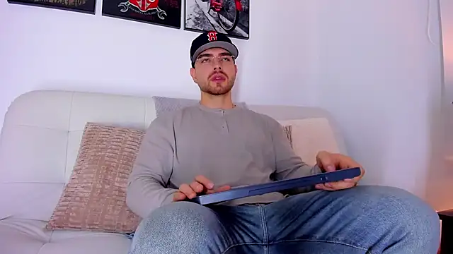 Snapshot of Ryan_cooper_1 chatting on March 1, 2026, 8:27 am Ryan cooper 1 online show from March 1, 2026, 8:27 am