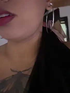 Michluxe 69 online show from December 17, 2025, 1:22 am