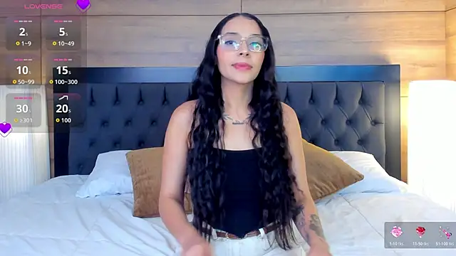 Snapshot of Roseaurora chatting on April 4, 2026, 12:24 pm Roseaurora online show from April 4, 2026, 12:24 pm