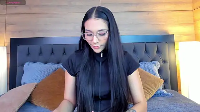 Snapshot of Roseaurora chatting on April 6, 2026, 12:39 pm Roseaurora online show from April 6, 2026, 12:39 pm