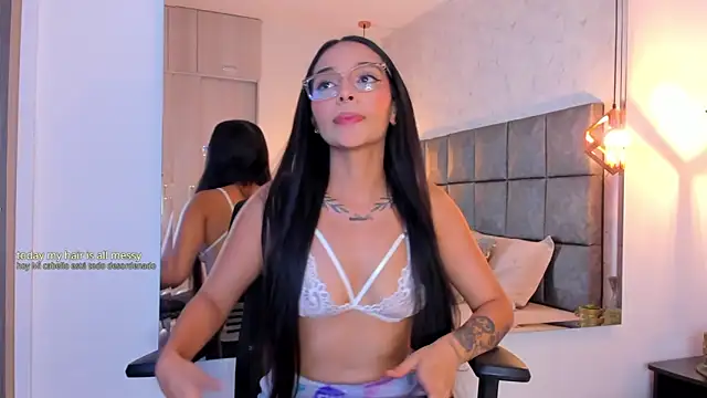 Snapshot of Roseaurora chatting on April 14, 2026, 12:11 pm Roseaurora online show from April 14, 2026, 12:11 pm