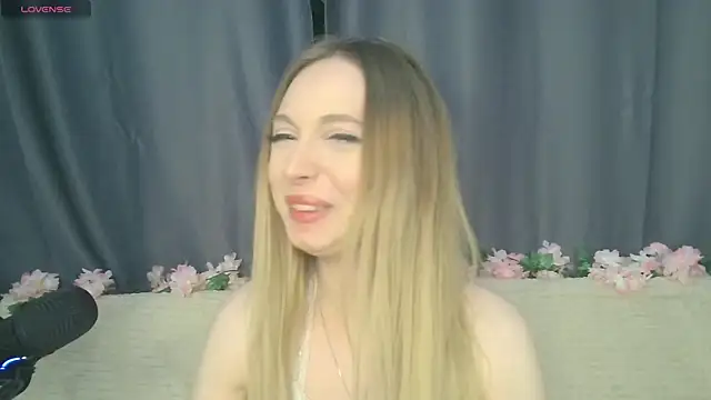 Snapshot of BabbbyFoxxx chatting on October 29, 2025, 1:41 am BabbbyFoxxx online show from October 29, 2025, 1:41 am