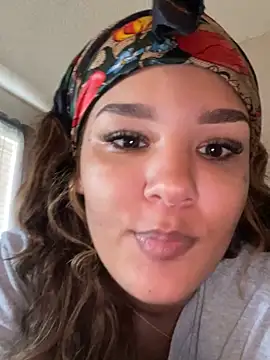 Prettygirl6070 online show from September 8, 2025, 4:17 pm