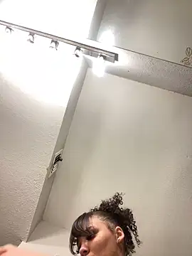 Prettygirl6070 online show from September 22, 2025, 5:15 pm