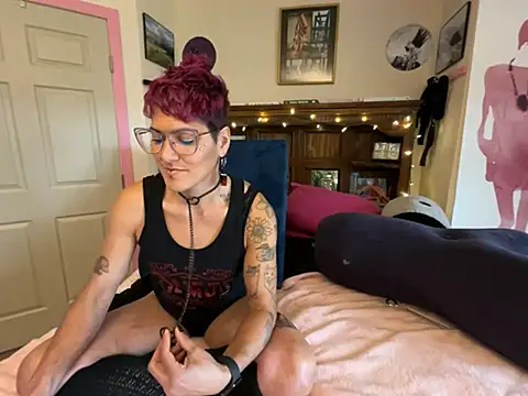 Snapshot of kinkycanner chatting on February 7, 2026, 10:13 pm kinkycanner online show from February 7, 2026, 10:13 pm