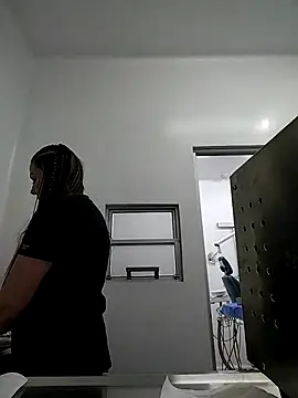 Madisson-04  online show from October 8, 2025, 7:44 pm